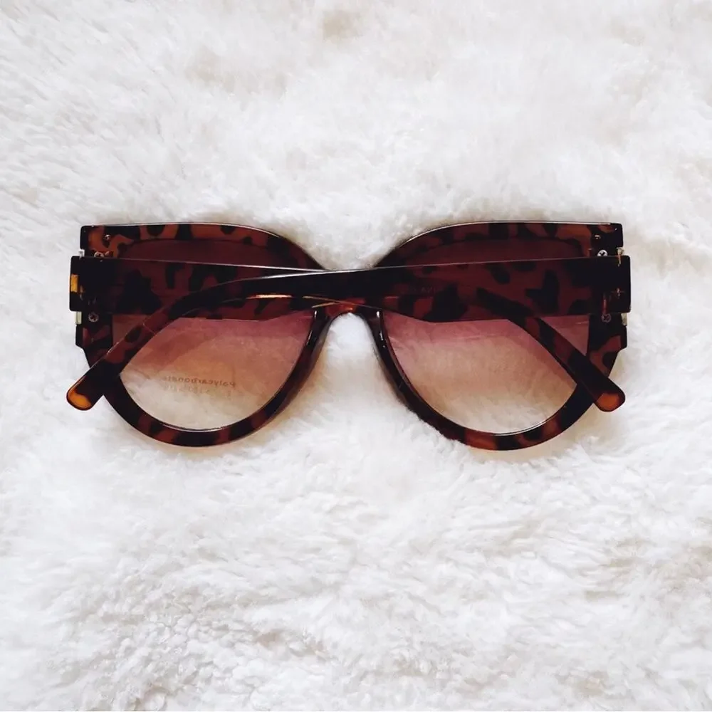 Rosy Tortoise Brown Cat Eye Oversized Sunglasses
